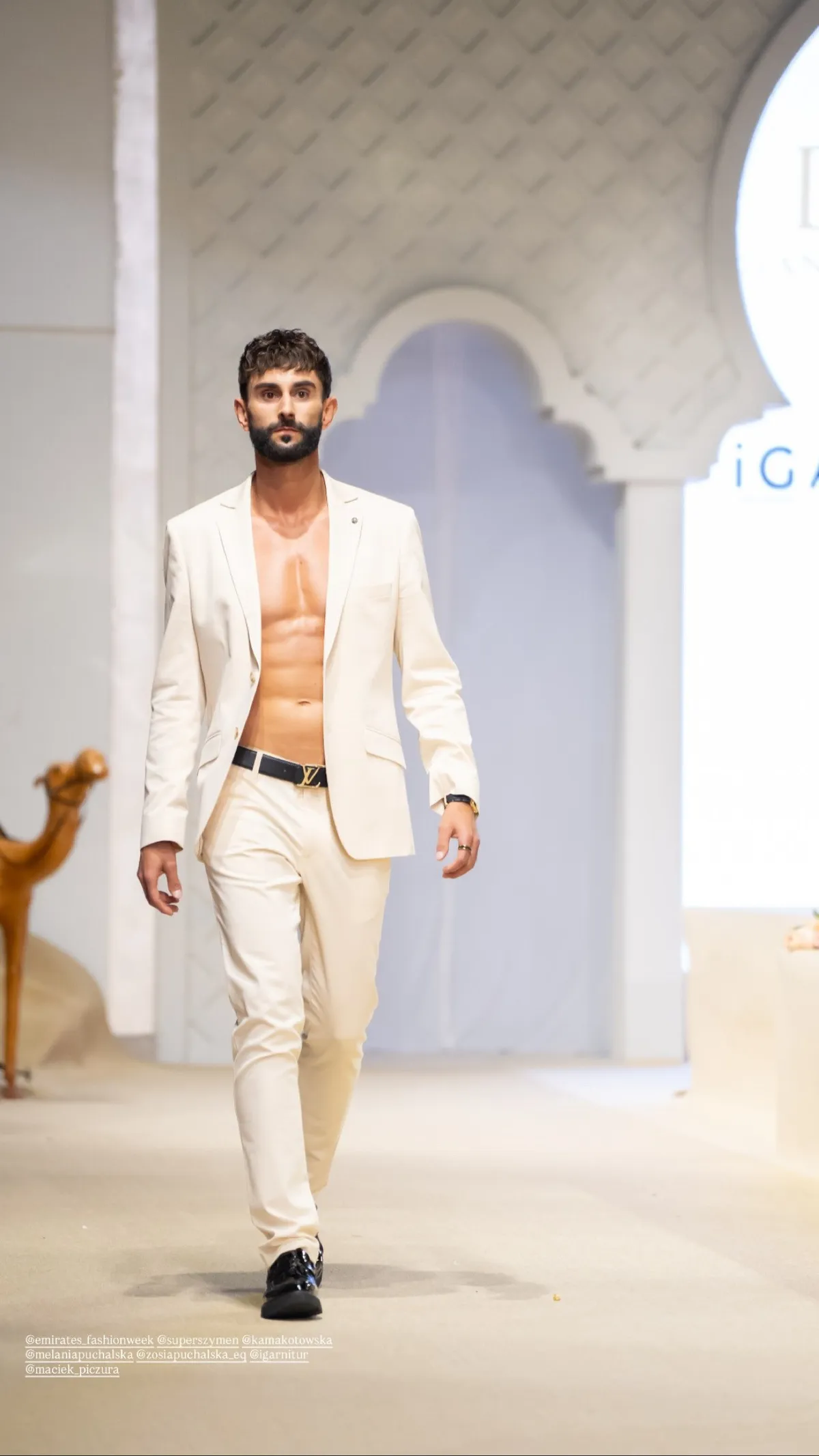 Dubai Fashion Week — 001